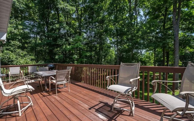 Serenity Chalet by Taylor Made Deep Creek