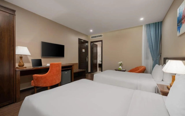 Yarra Ocean Suites Danang