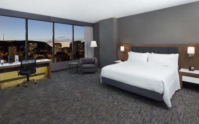 Holiday Inn Hotel & Suites Montreal Centre-ville Ouest, an IHG Hotel