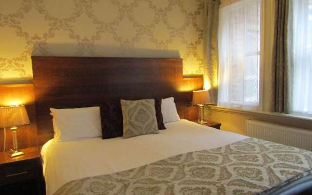 Duke Of Edinburgh Hotel