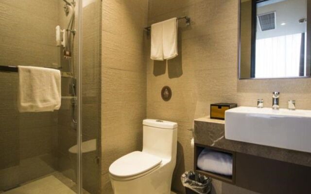 Homeinnsplus Xintiandi Lujiabang Road