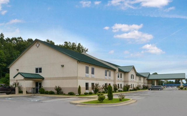 Star City Inn & Suites