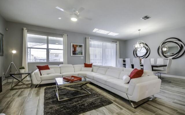 8-Bedroom Villa in Davenport 1567OL