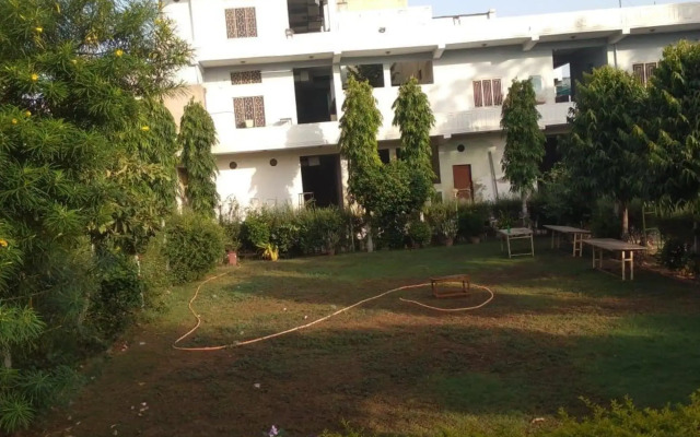 Hotel Shiv Palace