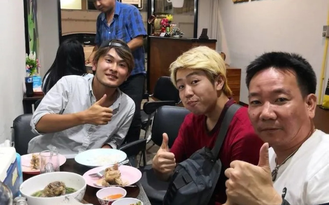 Feel Like Home Dormitory - Hostel