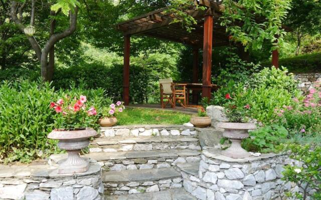 Wonderful 4 Bedroom Villa & separate guest house Villa Thalia