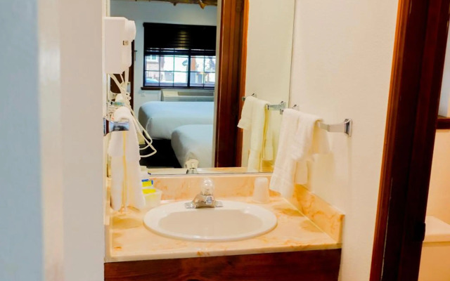 Sleepy Hollow Cabins and Hotel