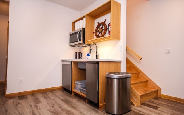 Stone Cove Waterfront Adults Only B&B