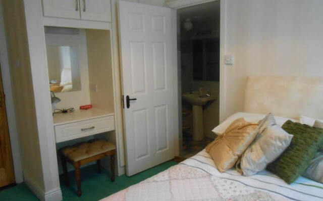 Claddagh Bed And Breakfast