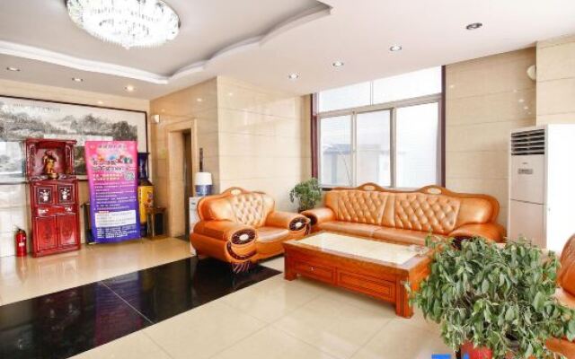 Yiya Business Hotel