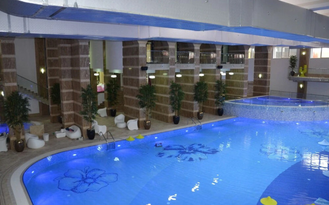 Two Room Apartment Militari Residence M8