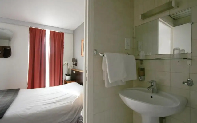 Hotel Denfert Montparnasse