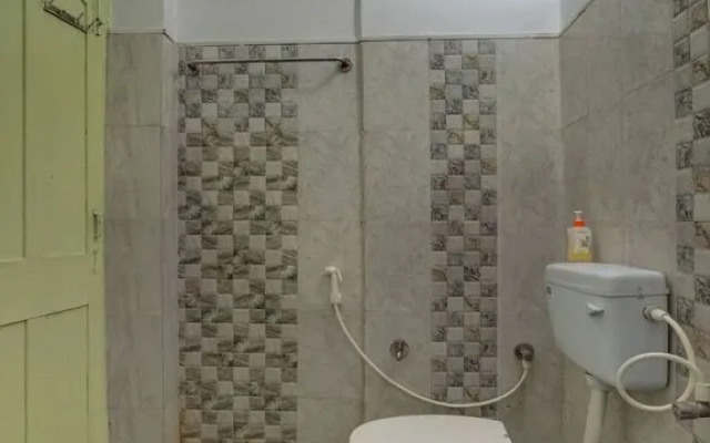 Executives Palace by OYO Rooms