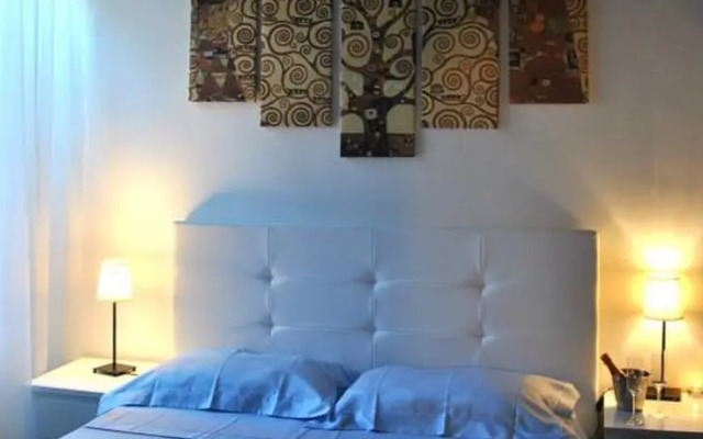 Habemus Casam Farinone