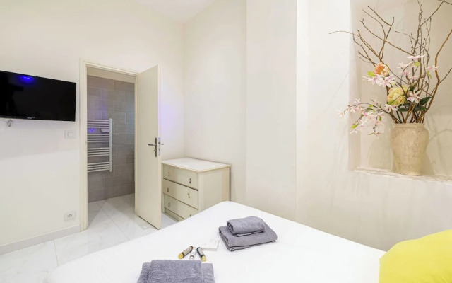 Beautiful Two Bedroom Apartment Near Croisette
