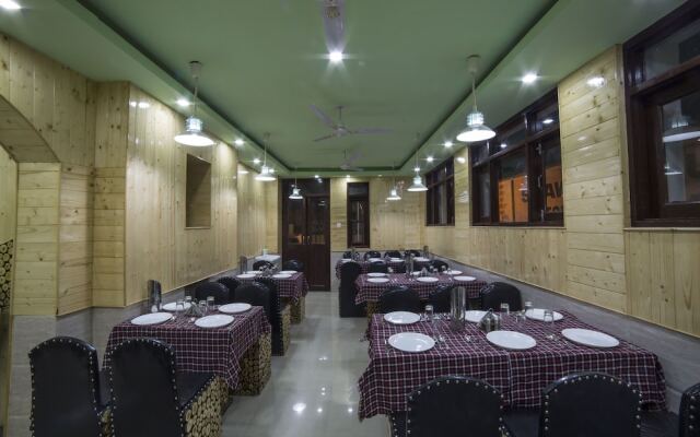 OYO 4944 Hotel New Prince Inn