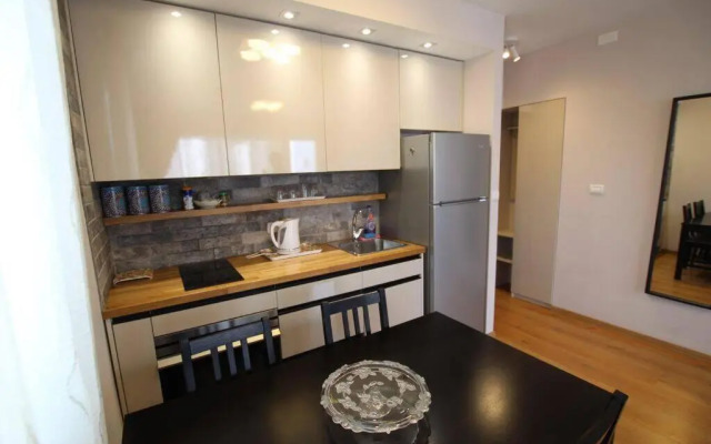 Royal Apartments , Blvd Nitza 8