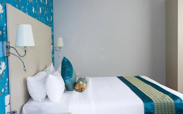 Blooming Suites