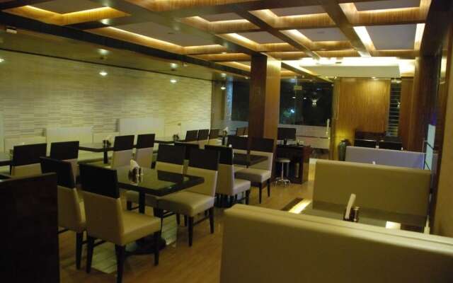 Centra Hotel