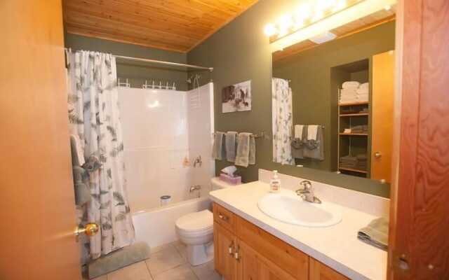 Outlaws Inn by Apex Accommodations