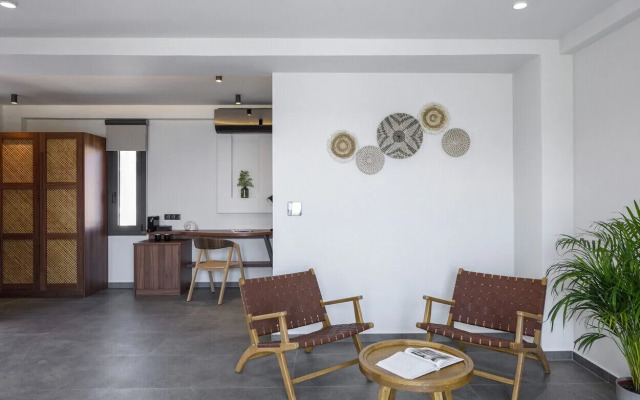 Amyntas Seafront Hotel