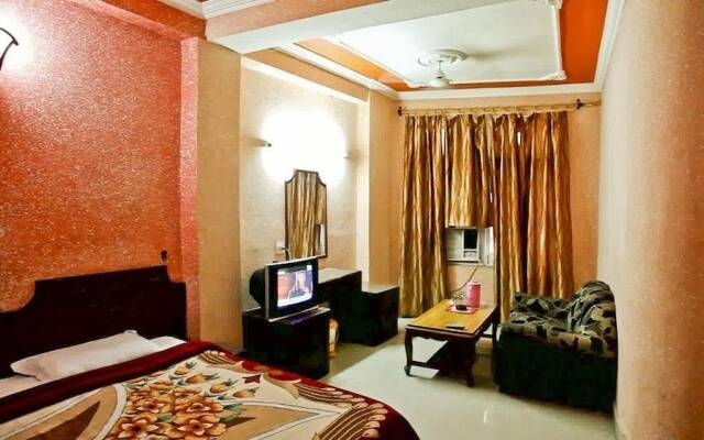 Hotel Moti Mahal by MTMC Rooms