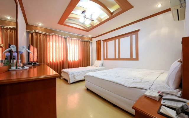 Hadong Seomjingang Hotel