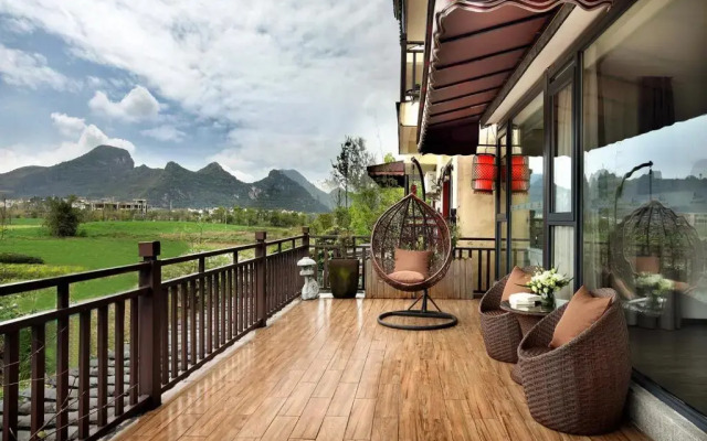 Peach Blossom Resort Hotel