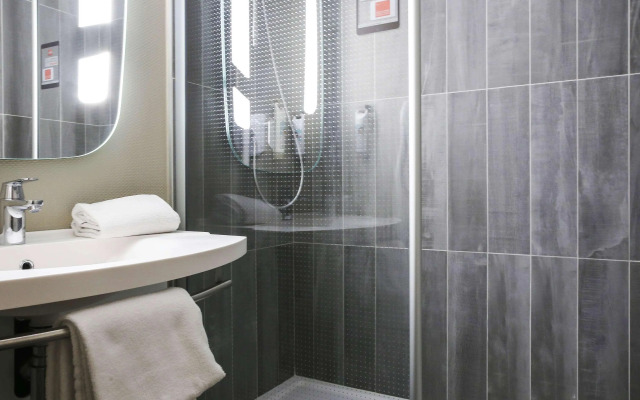 ibis Bourg Jasseron/Teyssonge