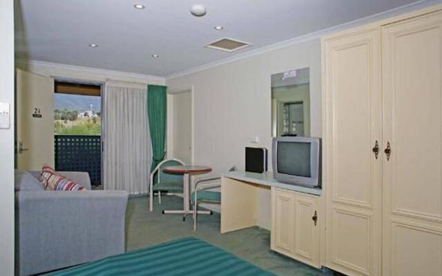 Claremont Hotel Motel