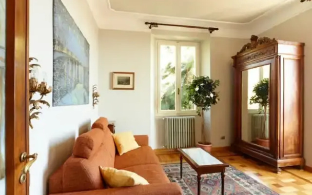Azalea Apartment With Terrace and Lake View
