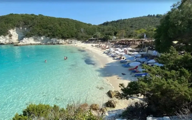 Live the Summer Dream at Gaios Cozy Retreat