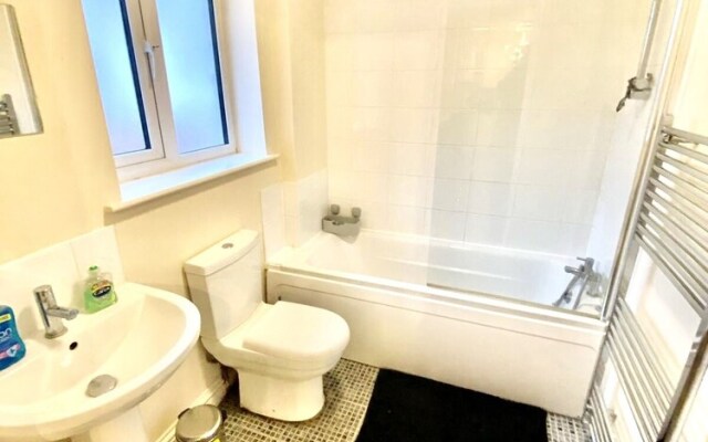 Impeccable 1-bed Apartment in Town Centre Luton