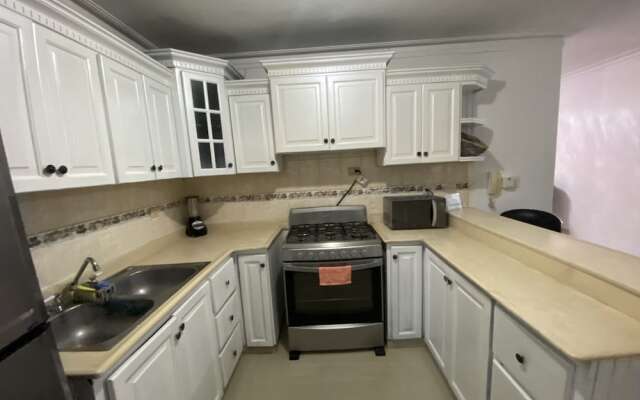 Cozy 3-bedroom Apartment in Santo Domingo!