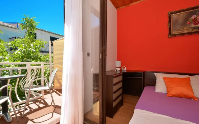 D - Large apt With big Terrace, Next to the Beach