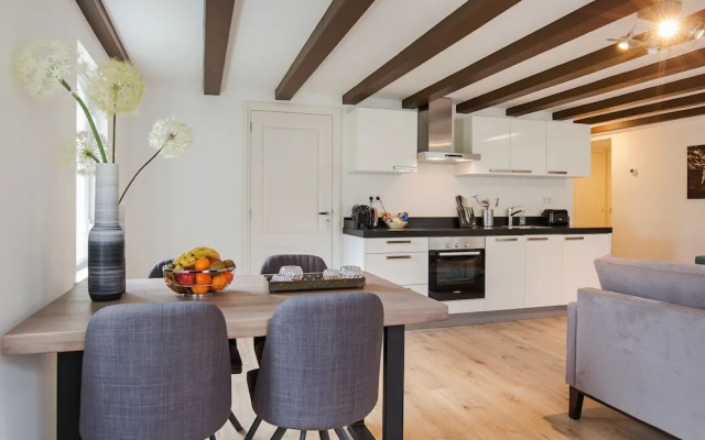Canal Garden Apartment 11