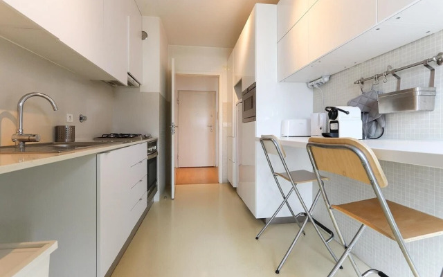 Modern & Bright by Homing