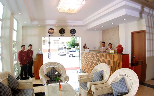 Holiday Hotel