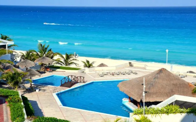 Cancun Beach Apartments