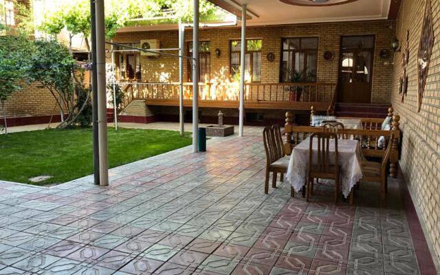 Saroy Guest house