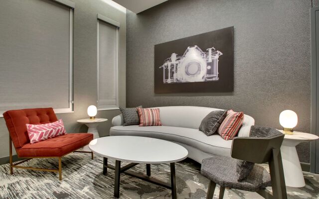 The Rose Hotel Chicago O’Hare, Tapestry Collection by Hilton