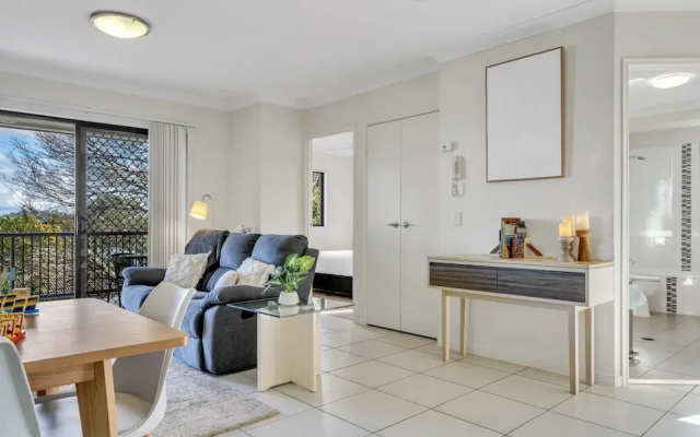 Bright 2-bed With Private Balcony & Serene View