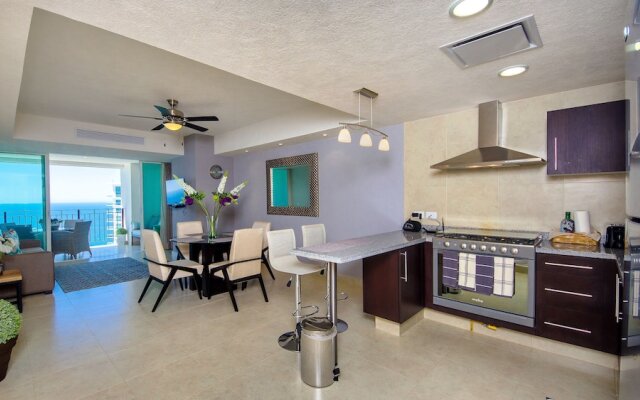 Stunning Upgraded Condo All Oceanfront