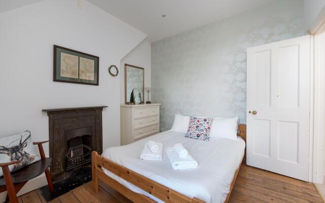 Delightful Family Home in Picturesque Richmond by Underthedoormat