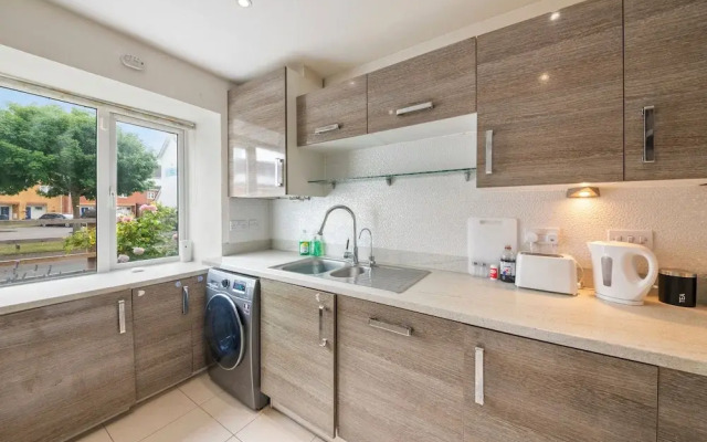 Charming 3 Bedroom House in Reading