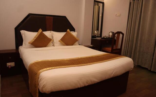 Hotel Mainak