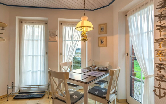 Nice Apartment in Friedrichskoog With 2 Bedrooms and Wifi