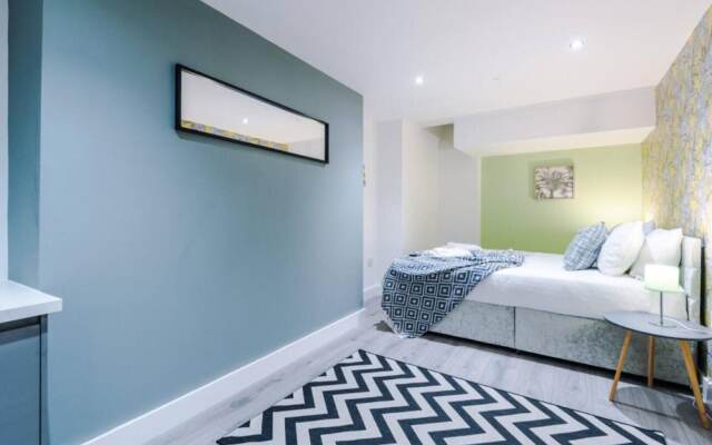Old Trafford Two-bedroom Stay by Belvilla