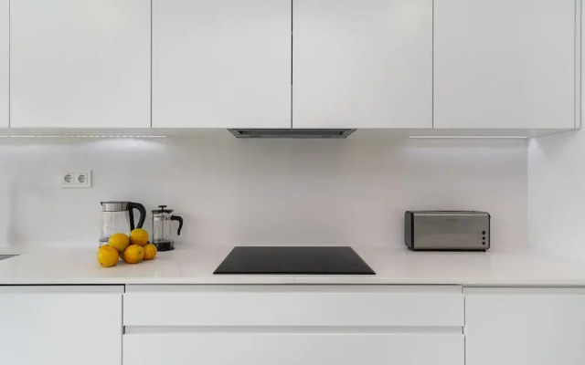 Urban Retreat W/Parking, Elevator & Ac By Benfica Stadium