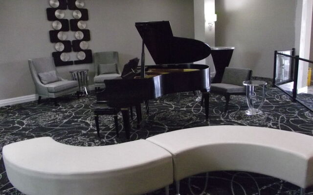 Ramada Des Moines Airport